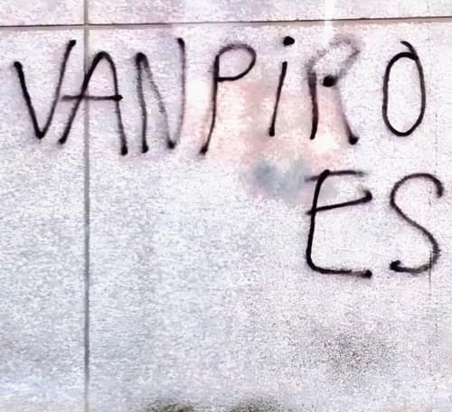 Vanpiro Esisten